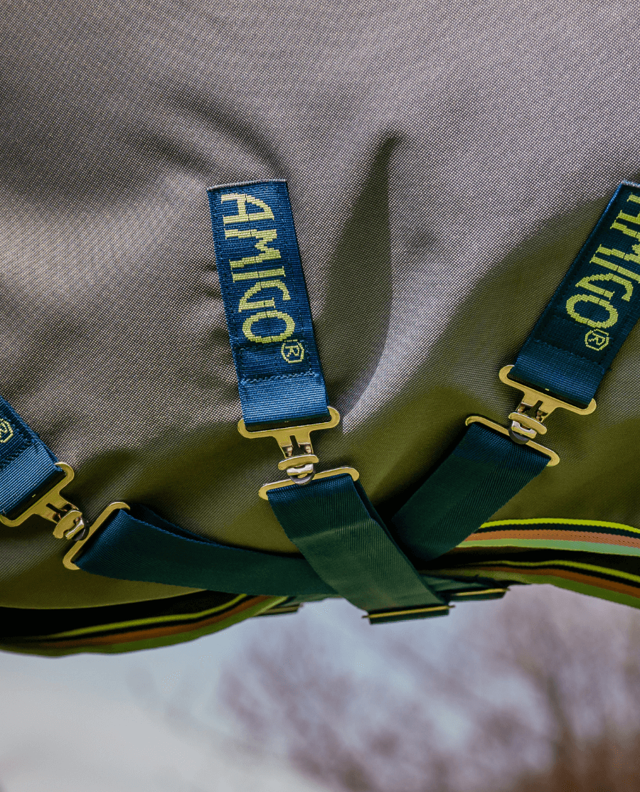 Amigo Bravo 12 Plus Medium/ 250G fra Horseware - animondo.dk - AARP72-KCSK-69