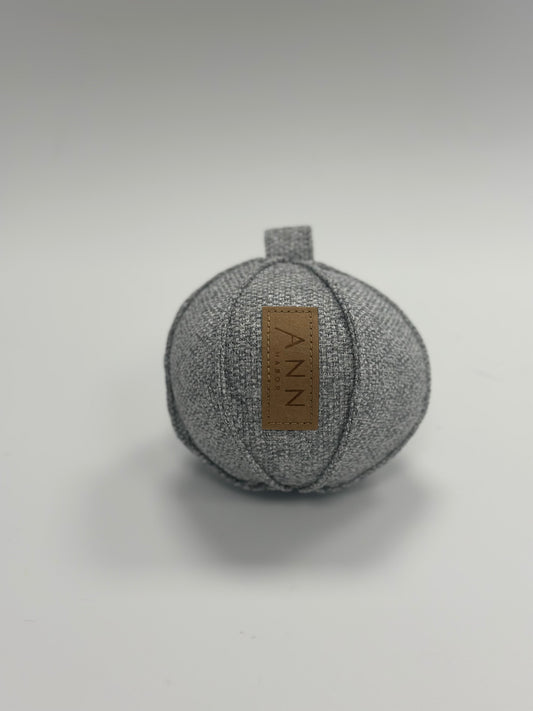 Ann Habor - Ball-Hundespielzeug - Hellgrau